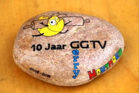 steen met logo